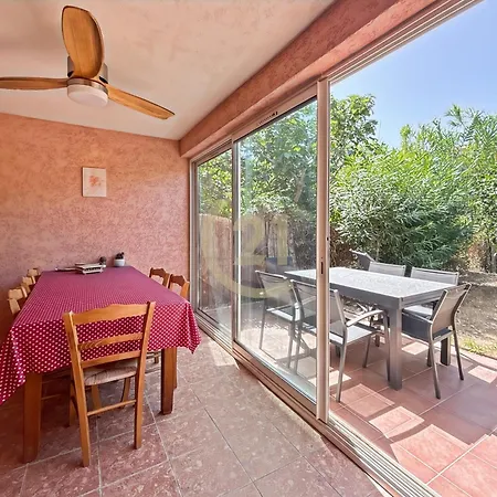 Holiday home Maison Avec Jardin Proche De La