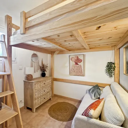 Holiday home Maison Avec Jardin Proche De La *